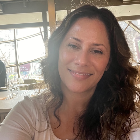 Meet your Posher, Alexus - Picture 1 of 1